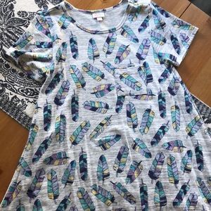 Small LuLaRoe Carly with feathers